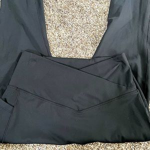 black halara crossover leggings